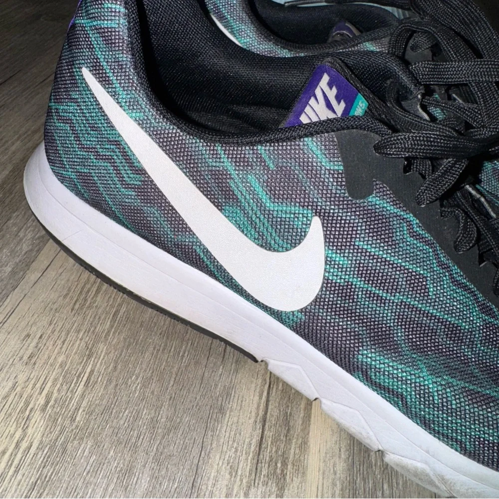 Nike Women's Black and Teal Running Shoes